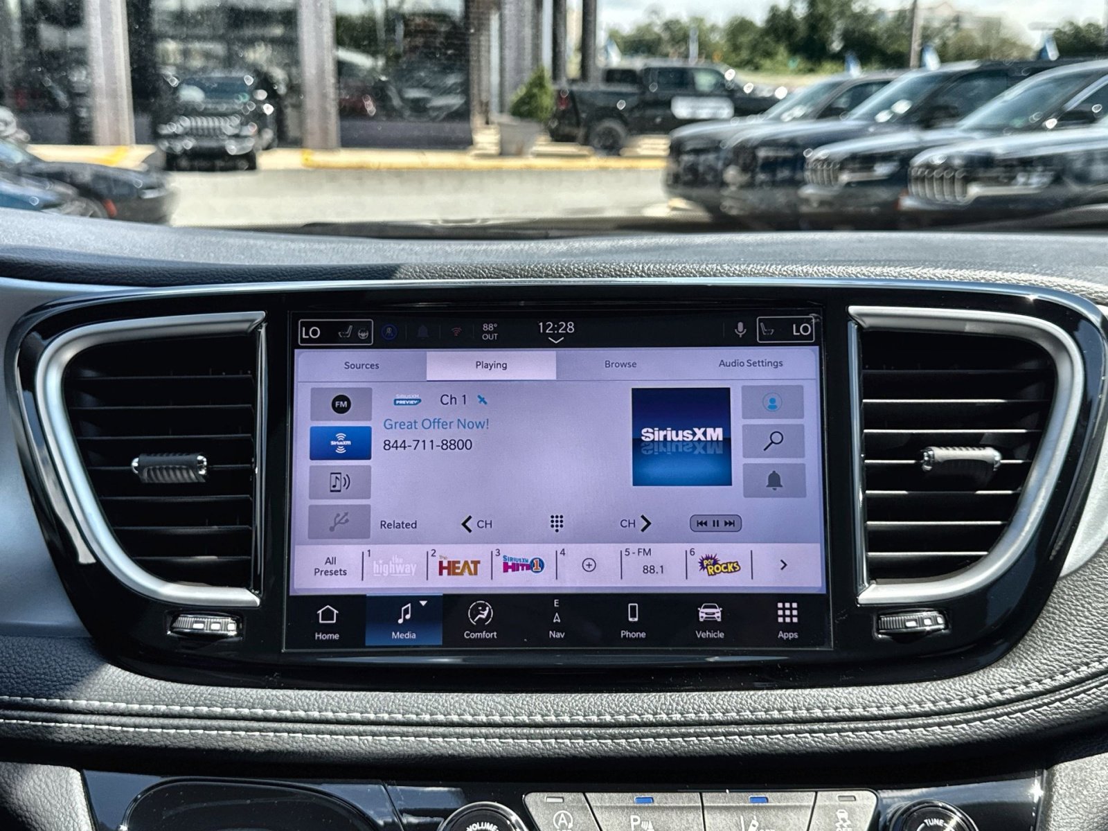 New 2026 Chrysler Pacifica Limited w/ S Appearance Package image 18