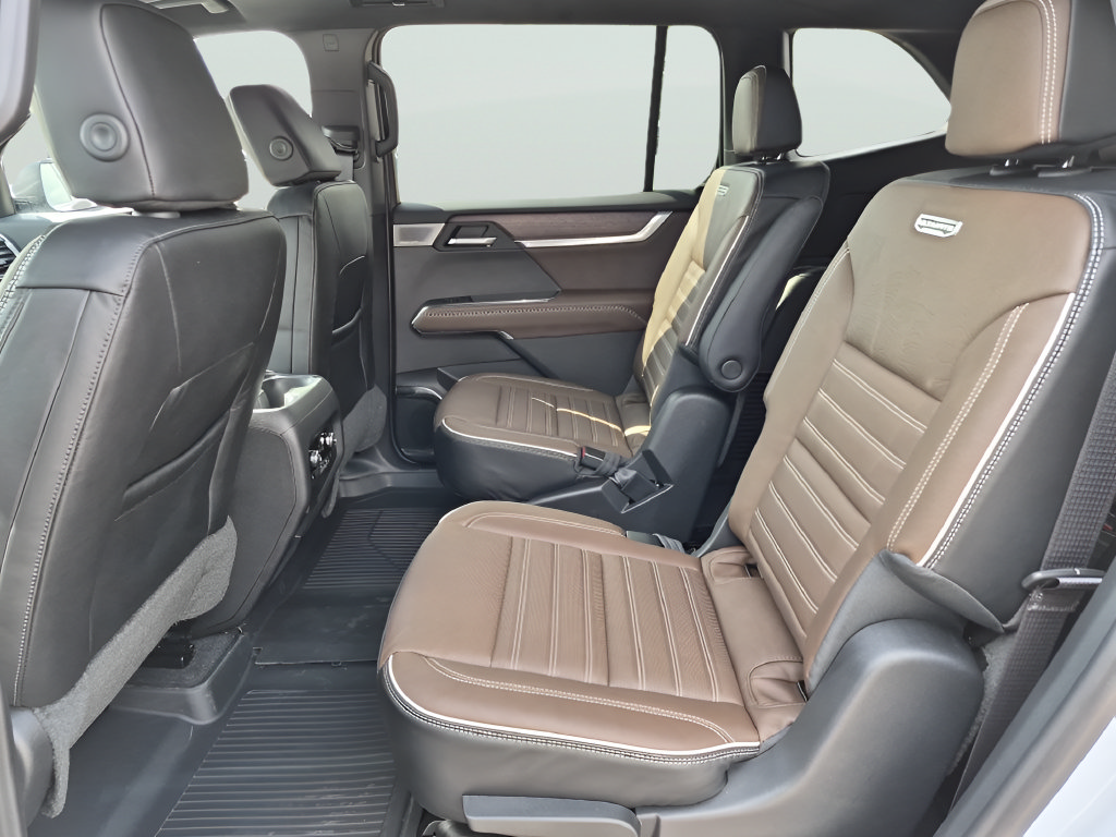 New 2027 GMC Acadia Denali Ultimate w/ LPO, Floor Liner Package AWD/4WD image 33