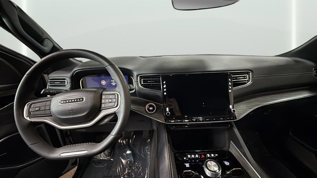 Used 2024 Jeep Wagoneer L Series III w/ Flexible Seating Group image 13