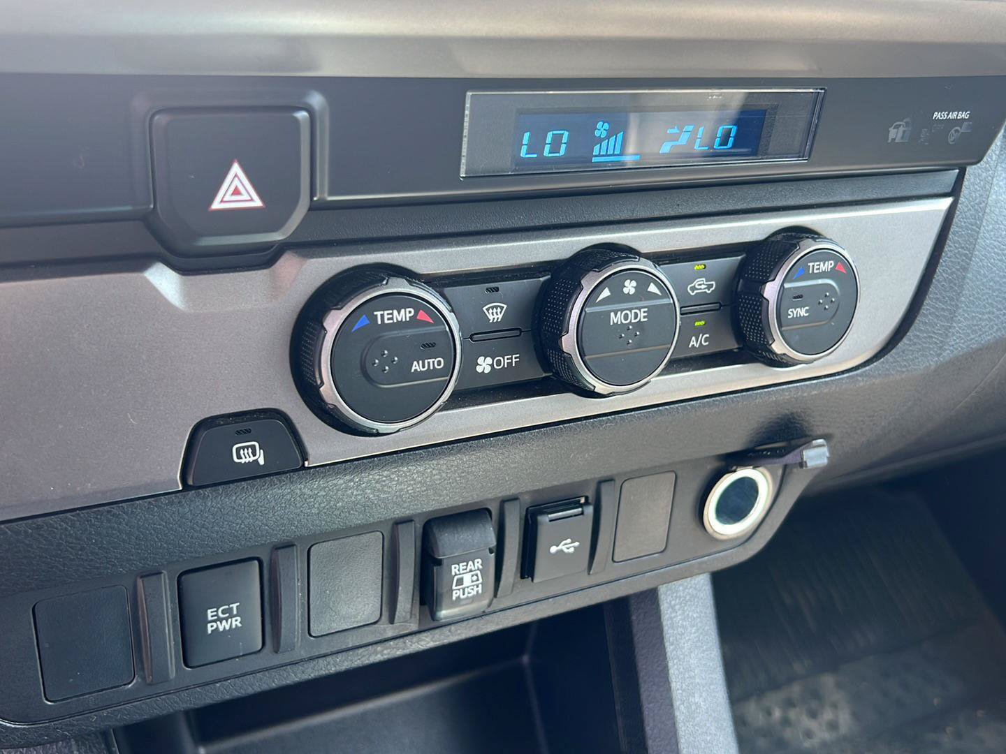 Used 2022 Toyota Tacoma SR5 RWD image 17