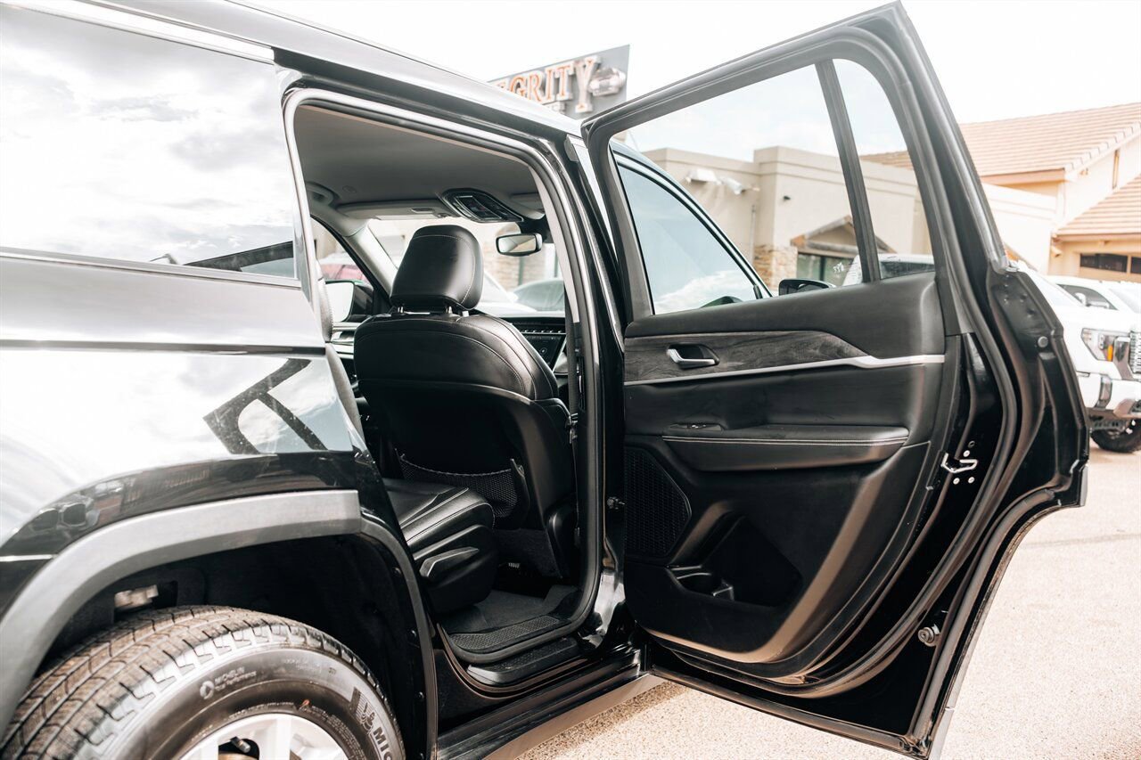 Used 2023 Jeep Grand Cherokee L Limited w/ Trailer Tow Group (B) image 41