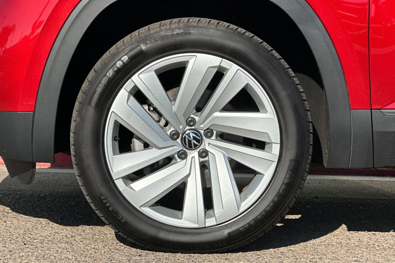 Used 2022 Volkswagen Atlas Cross Sport SE image 25