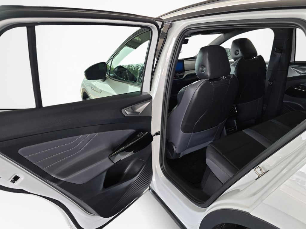 Used 2023 Volkswagen ID.4 Pro S AWD/4WD image 35