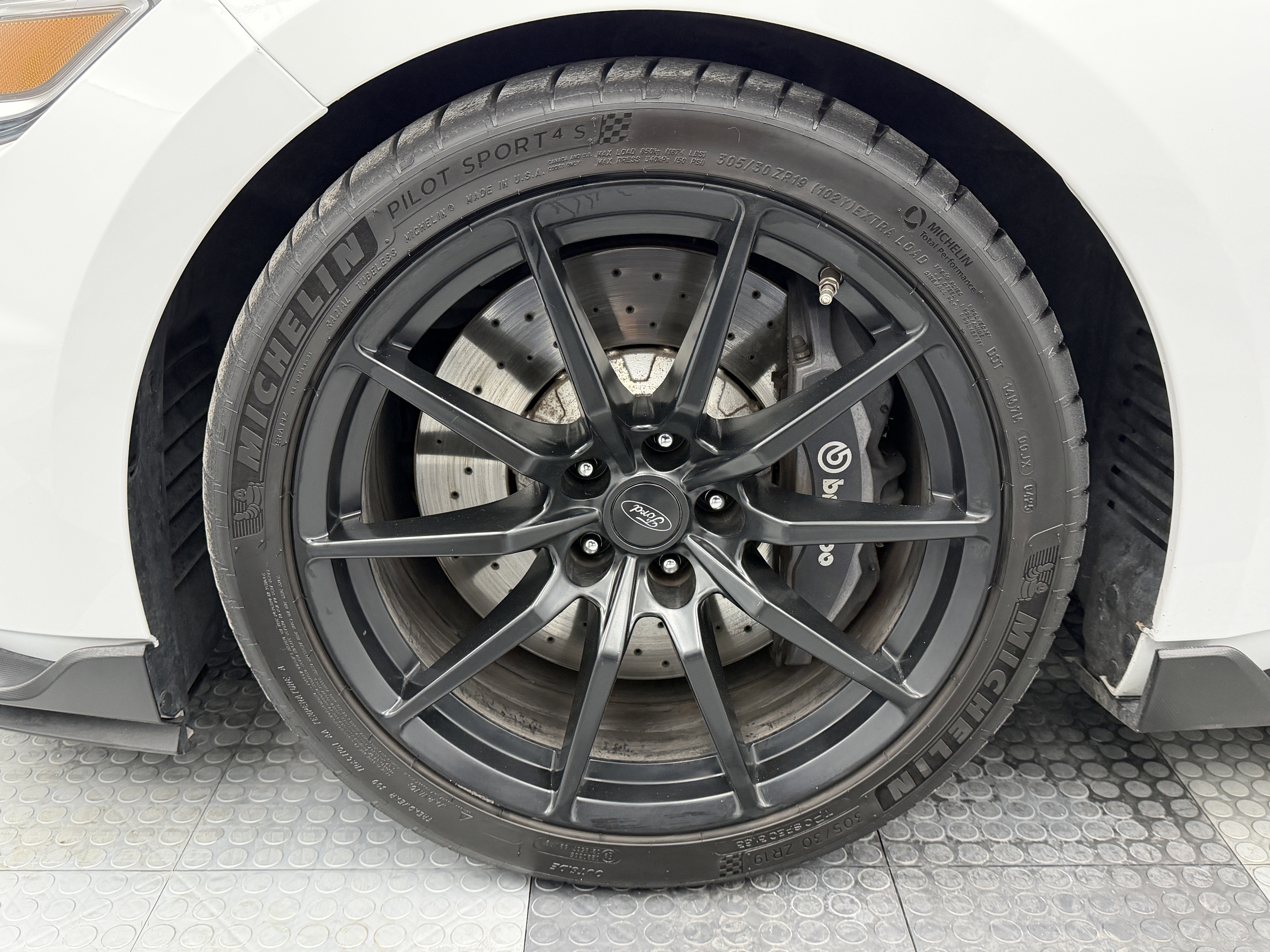 Used 2017 Ford Mustang Shelby GT350 image 27