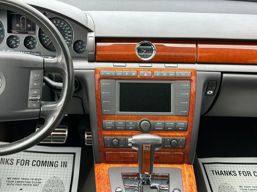 Used 2005 Volkswagen Phaeton V8 AWD/4WD image 21