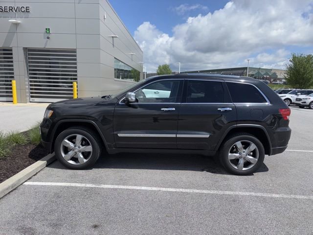 Used 2013 Jeep Grand Cherokee Overland Summit AWD/4WD image 5