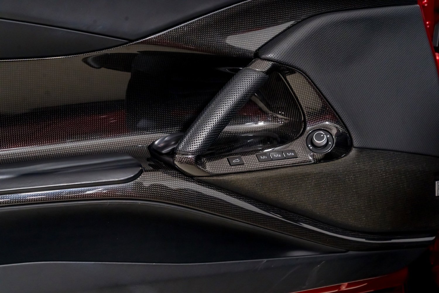 Used 2021 Ferrari 812 GTS image 32