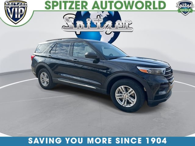 Used 2023 Ford Explorer XLT image 2