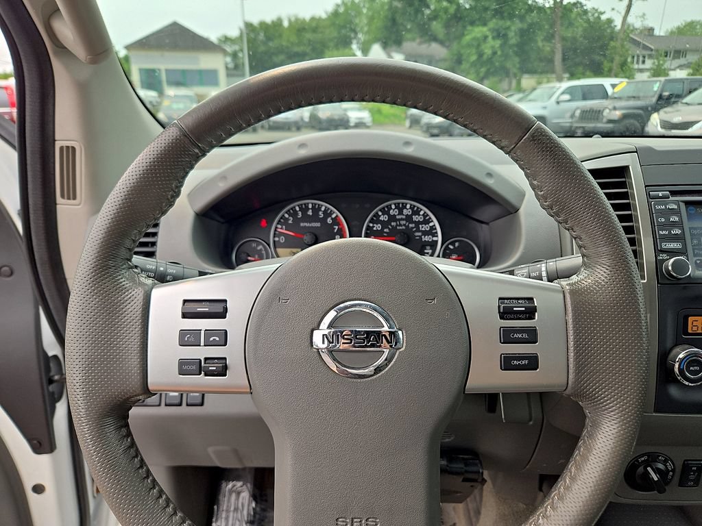 Used 2016 Nissan Frontier SL w/ Moonroof Package AWD/4WD image 21