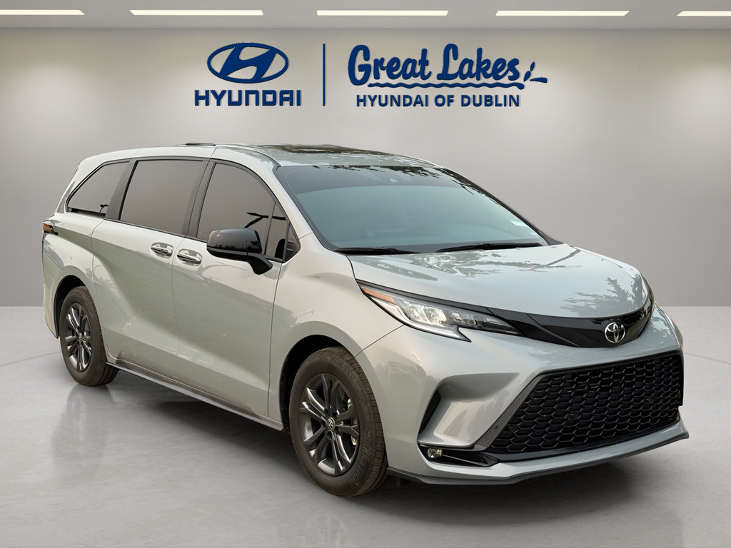 Used 2026 Toyota Sienna XSE AWD/4WD image 7