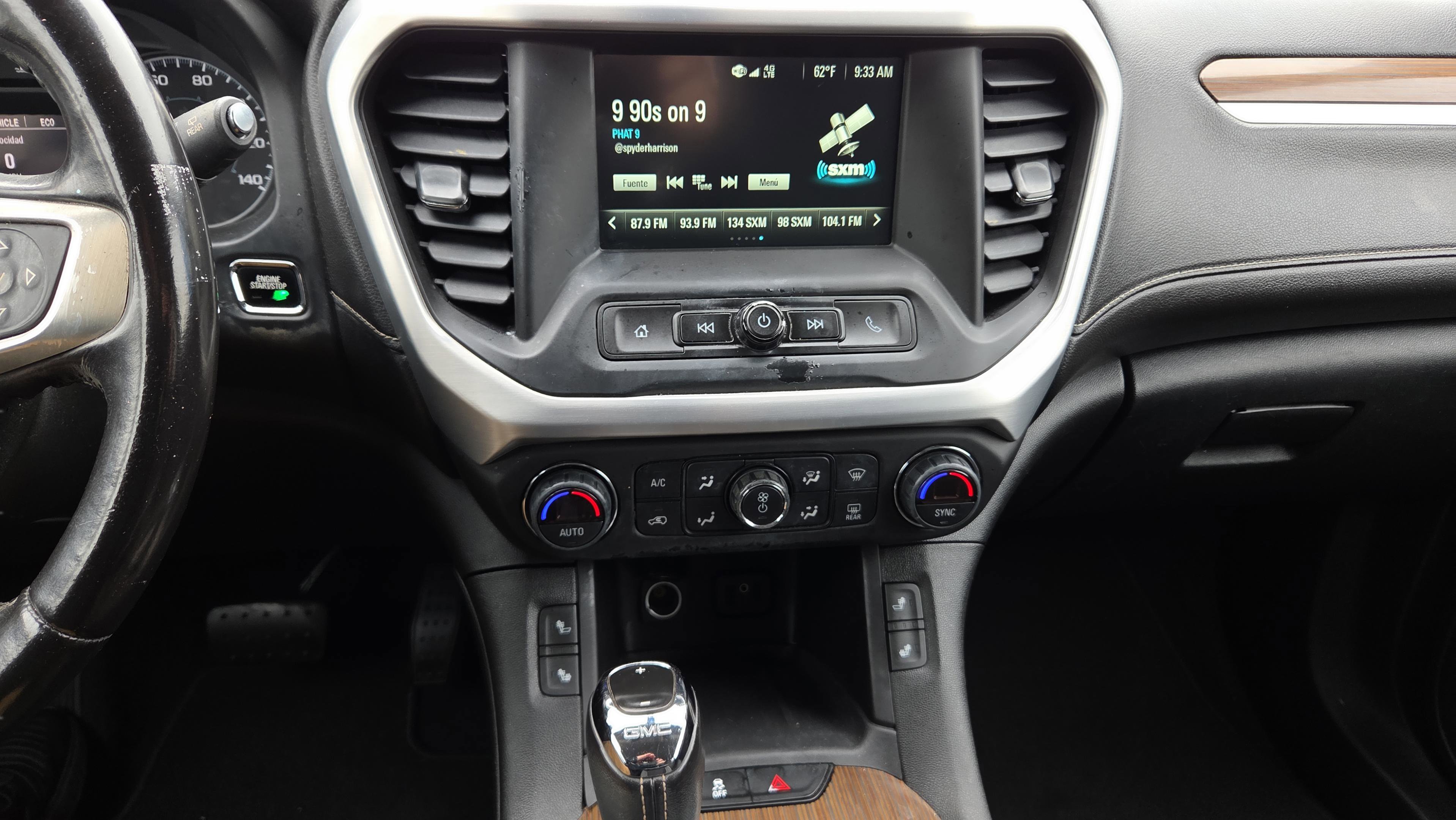 Used 2018 GMC Acadia SLE image 23