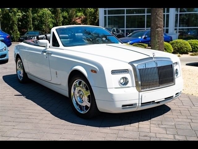 Used 2009 Rolls-Royce Phantom Drophead Coupe image 3
