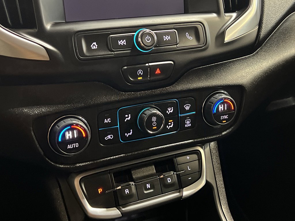 Used 2024 GMC Terrain SLE w/ Driver Convenience Package image 21