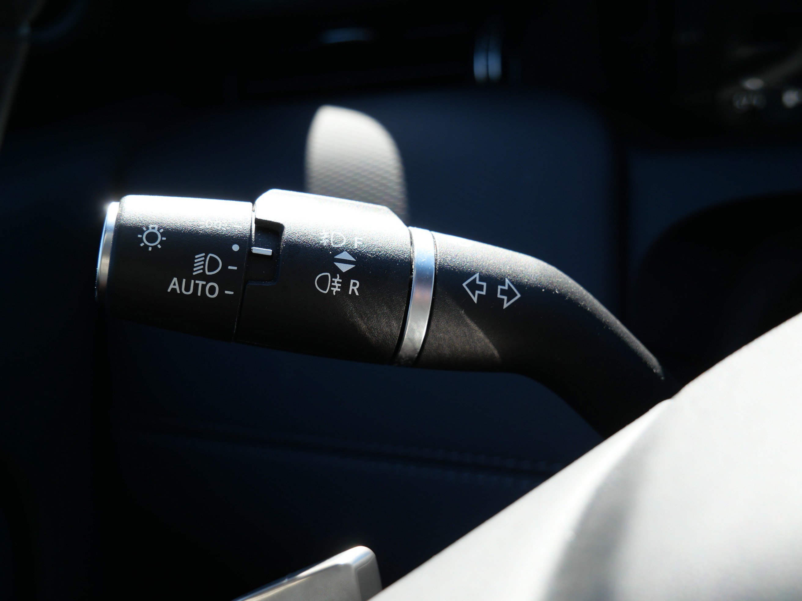 Used 2024 Land Rover Discovery Sport Dynamic SE AWD/4WD image 30