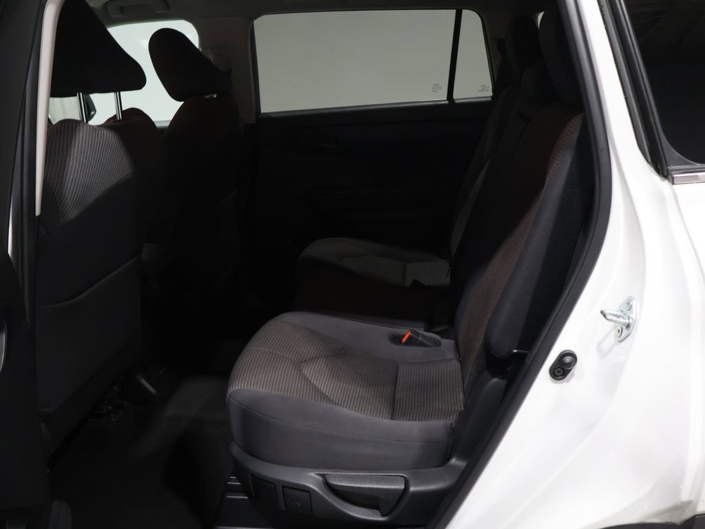 Used 2024 Toyota Highlander LE image 17