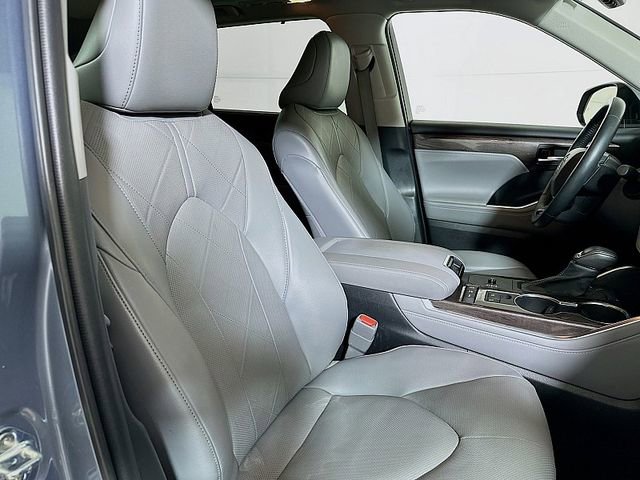 Used 2022 Toyota Highlander Platinum AWD/4WD image 32