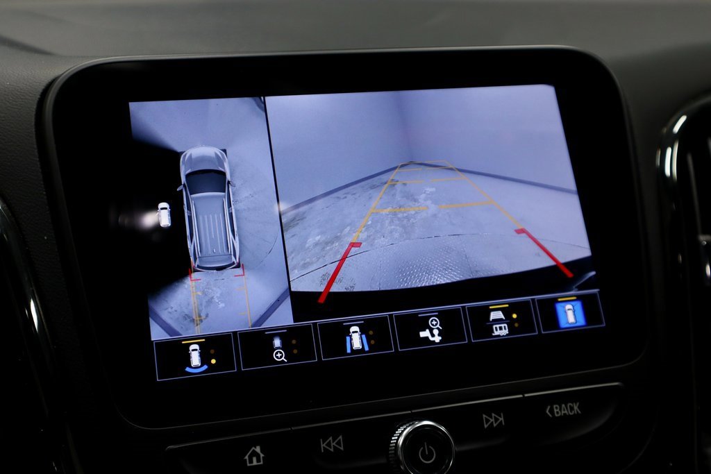 Used 2022 Chevrolet Equinox RS w/ Infotainment Package image 2