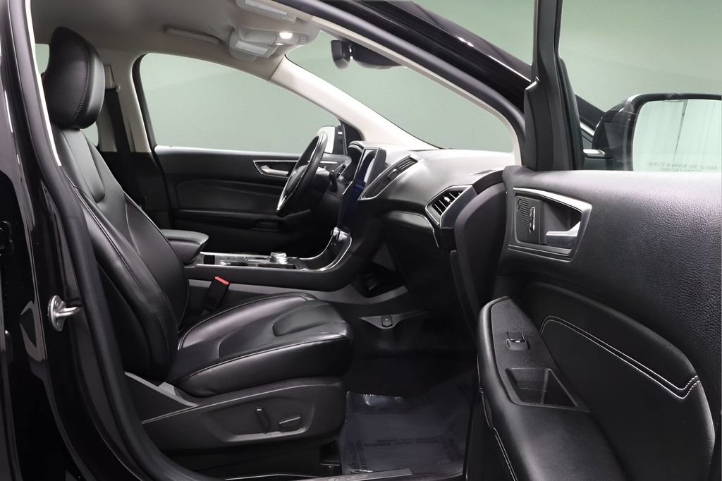 Used 2022 Ford Edge Titanium AWD/4WD image 15