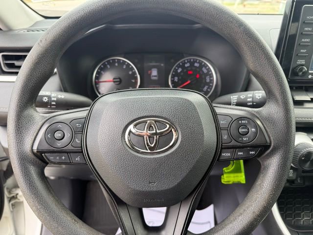 Used 2020 Toyota RAV4 LE image 13