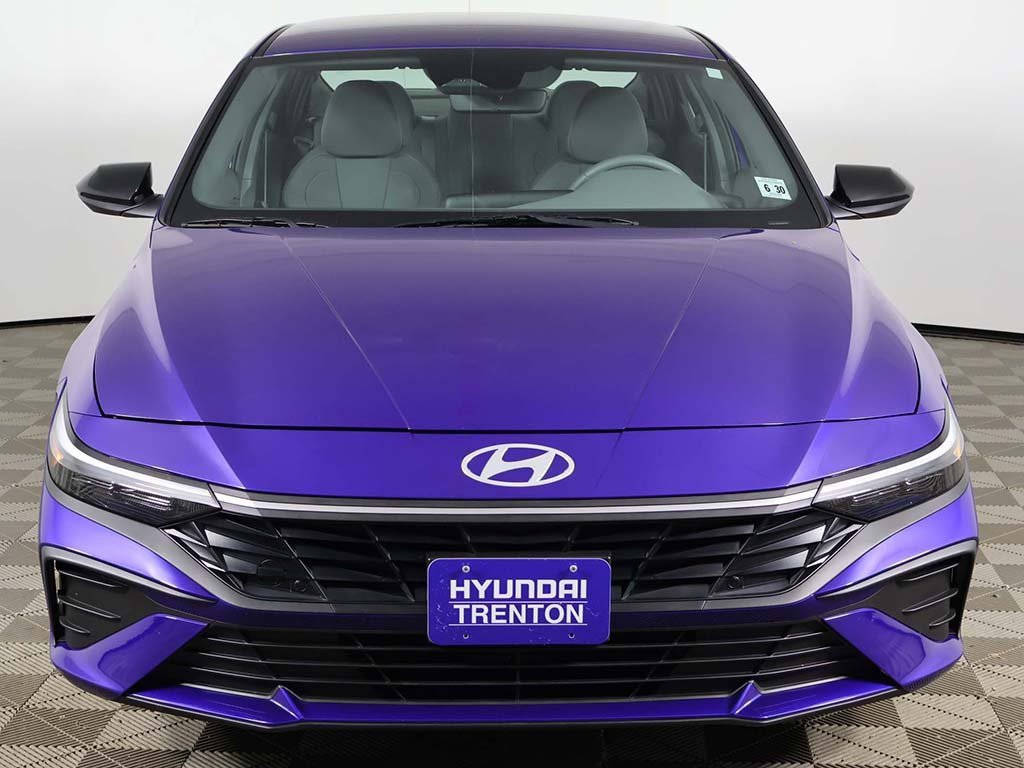 Certified 2025 Hyundai Elantra Sport image 10