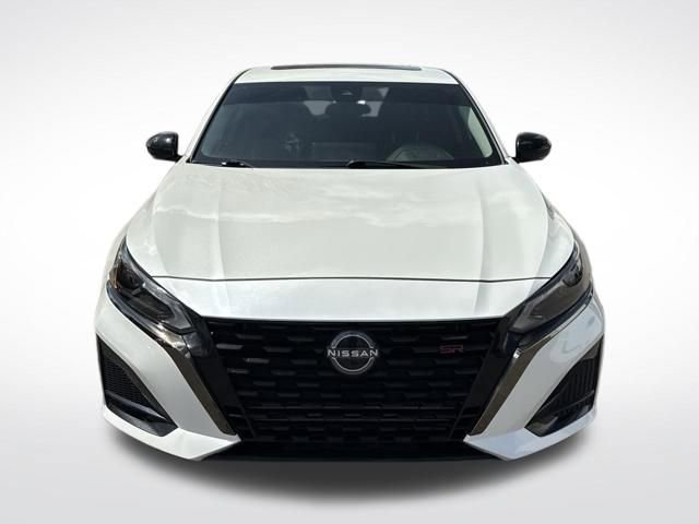 Used 2023 Nissan Altima 2.0 SR FWD image 10