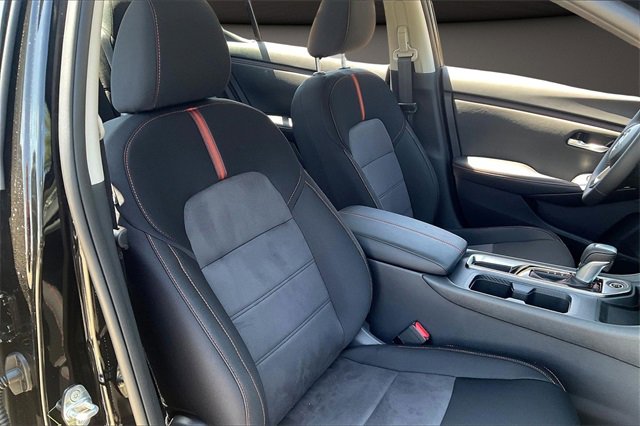 New 2025 Nissan Sentra SR w/ Midnight Edition image 11