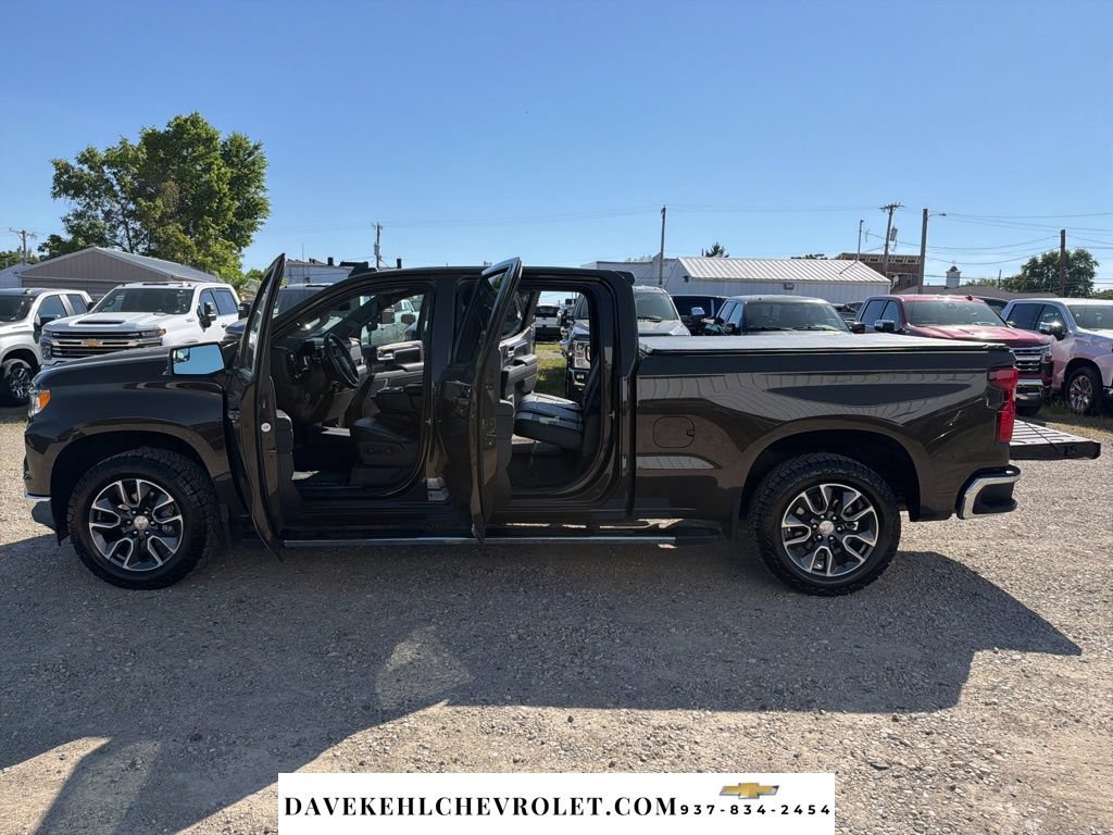 Used 2023 Chevrolet Silverado 1500 LT AWD/4WD image 25