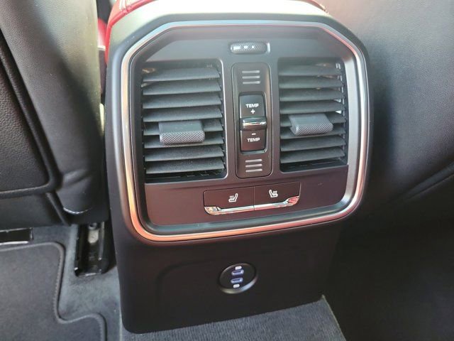 Used 2024 Porsche Macan image 16