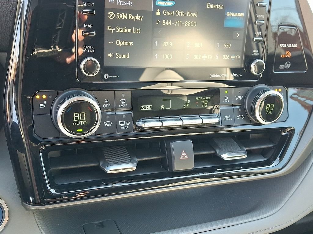 Used 2020 Toyota Highlander XLE image 17