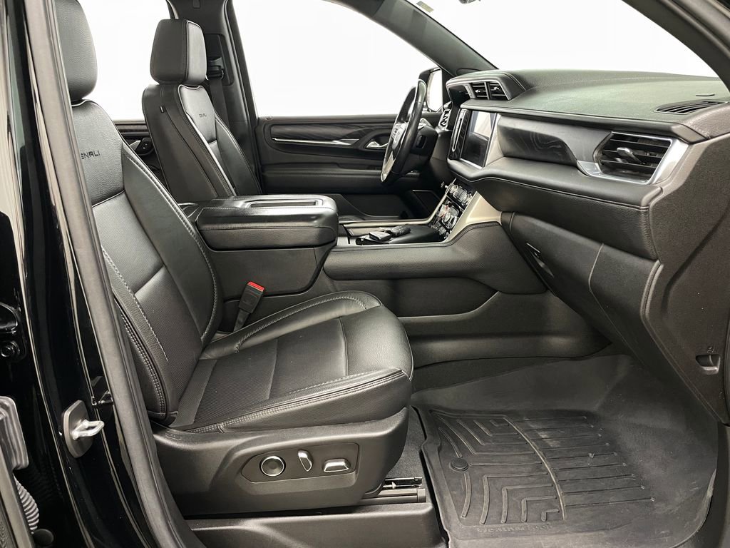 Certified 2022 GMC Yukon Denali w/ Denali Premium Package image 44