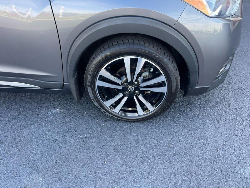 Used 2019 Nissan Kicks SR w/ SR Premium Package FWD image 7