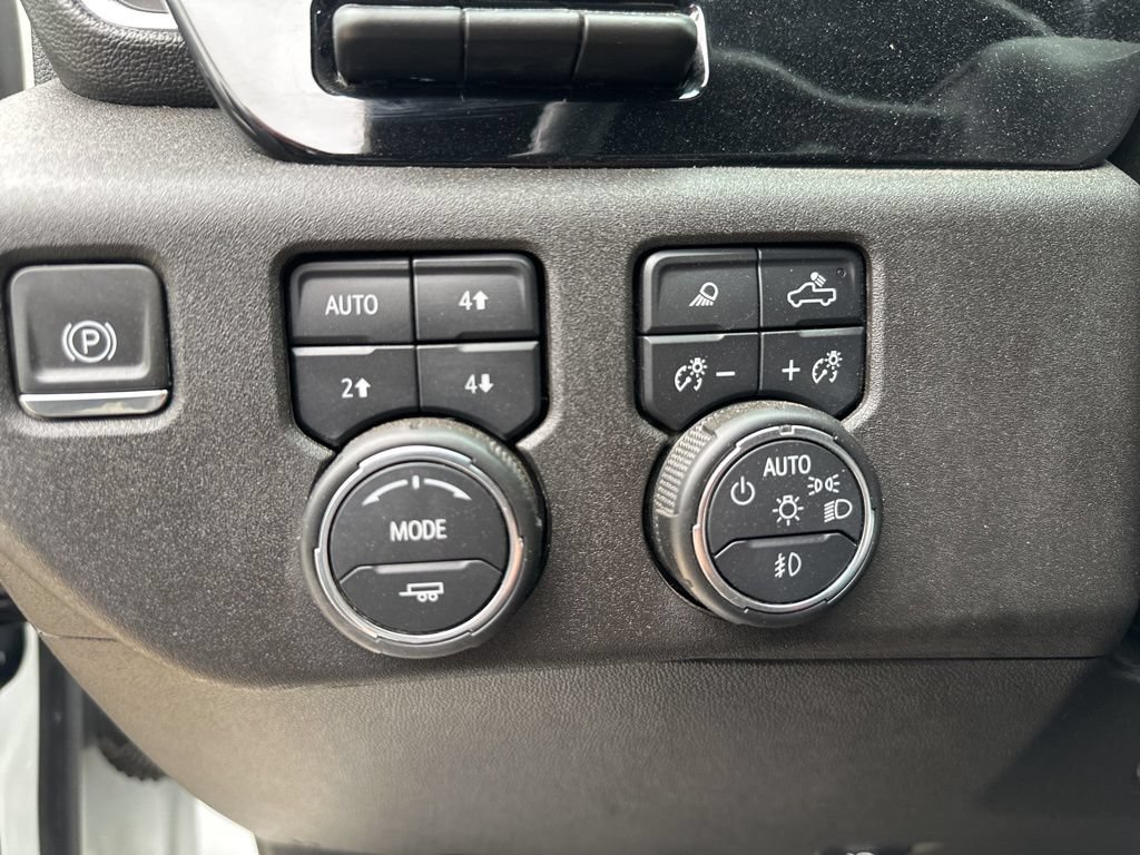 Used 2024 Chevrolet Silverado 2500 High Country w/ Technology Package AWD/4WD image 19