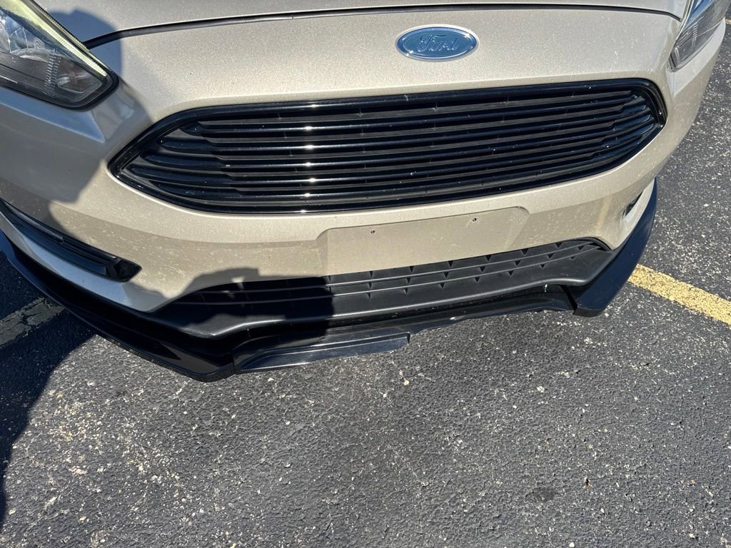 Used 2018 Ford Focus SE w/ SE Appearance Package FWD image 8