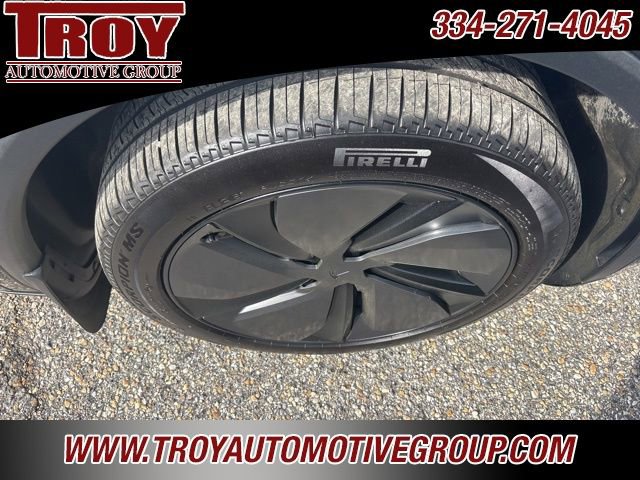 Used 2026 Tesla Model Y 2WD image 7