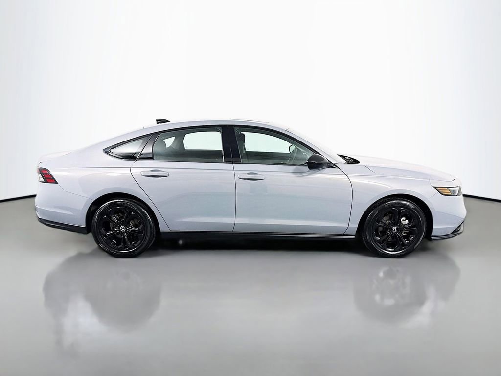Certified 2025 Honda Accord SE image 6