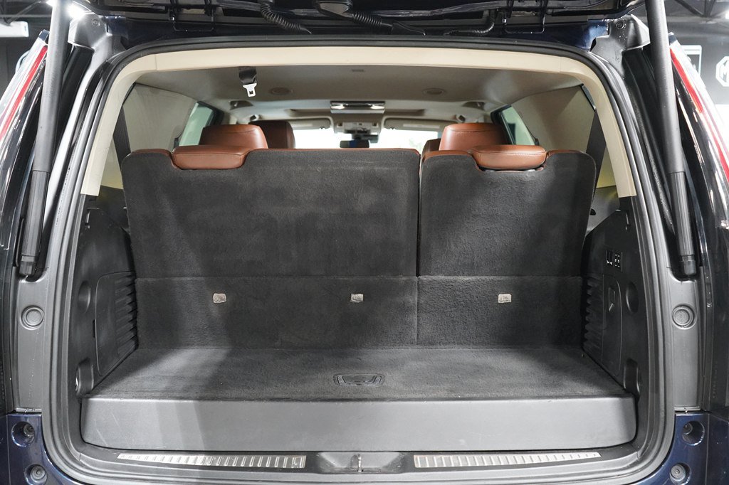 Used 2020 Cadillac Escalade Premium Luxury RWD image 17