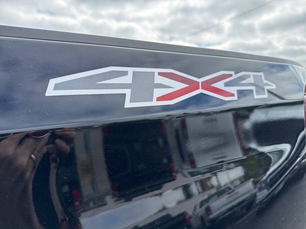 Used 2022 Chevrolet Silverado 1500 Custom w/ Safety Confidence Package image 11