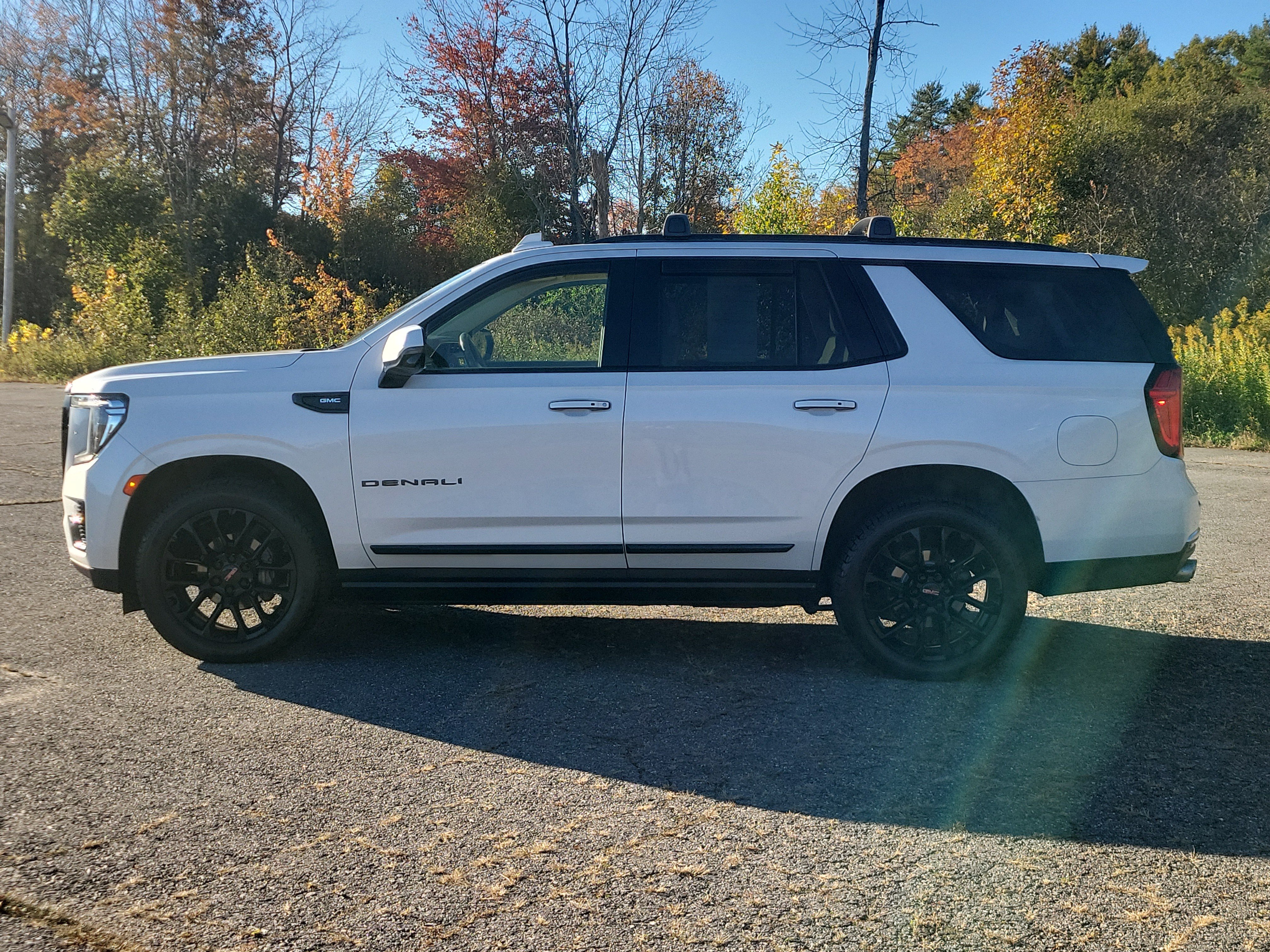 Used 2022 GMC Yukon Denali AWD/4WD image 8