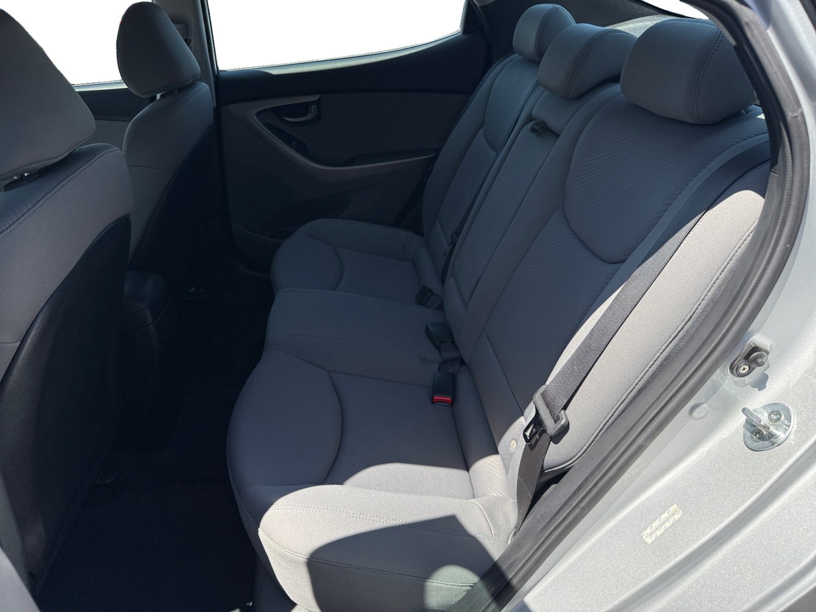 Used 2012 Hyundai Elantra GLS FWD image 16