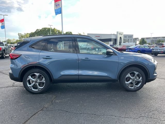 Certified 2025 Ford Escape ST-Line w/ Tech Pack #1 AWD/4WD image 9