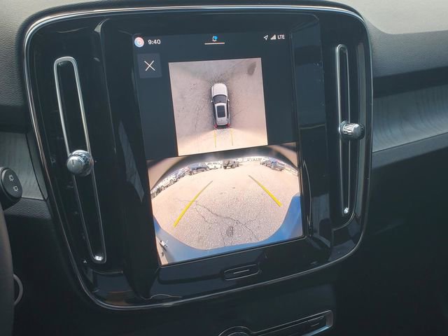 Certified 2024 Volvo XC40 B5 Plus w/ Protection Package Premier image 23