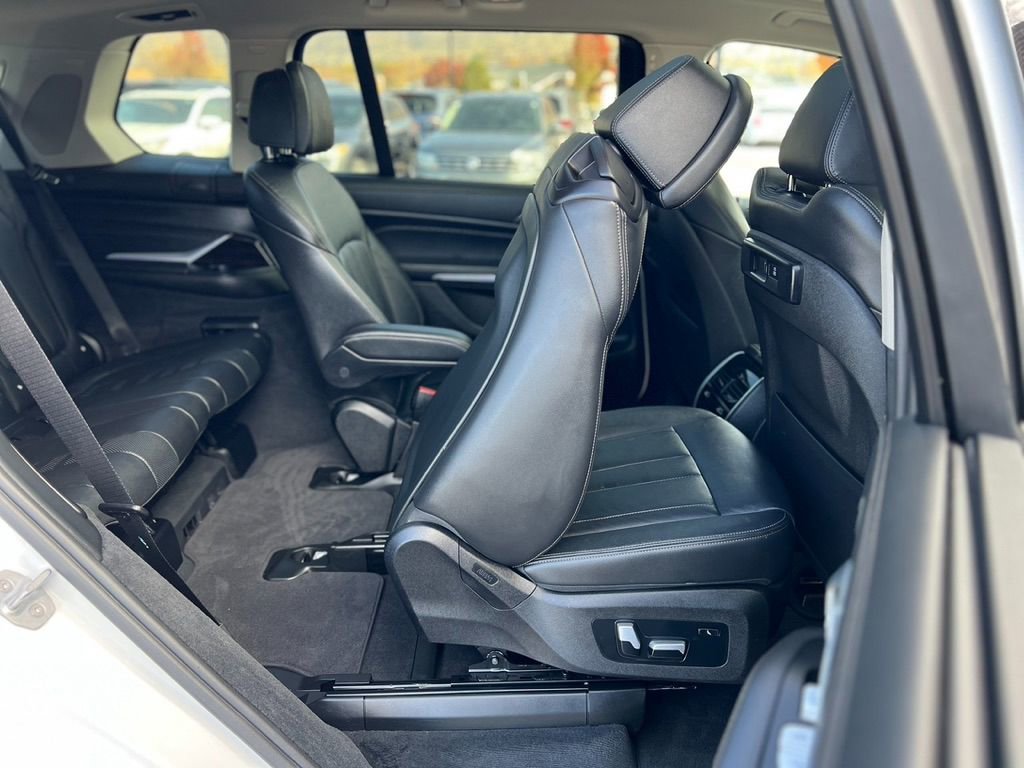 Used 2020 BMW X7 xDrive40i w/ Executive Package image 27