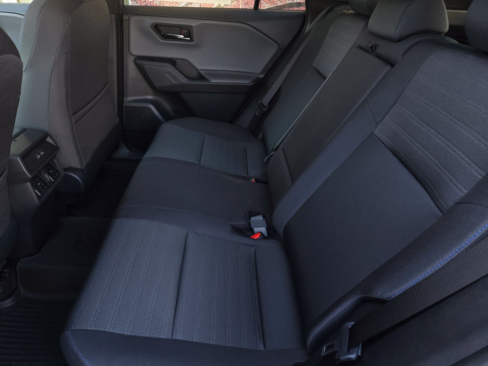 New 2026 Toyota RAV4 SE w/ Convenience Package FWD image 8