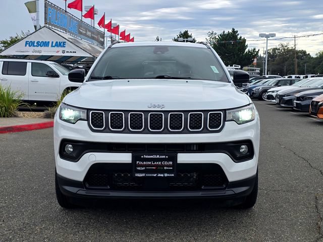 Certified 2024 Jeep Compass Latitude AWD/4WD image 2
