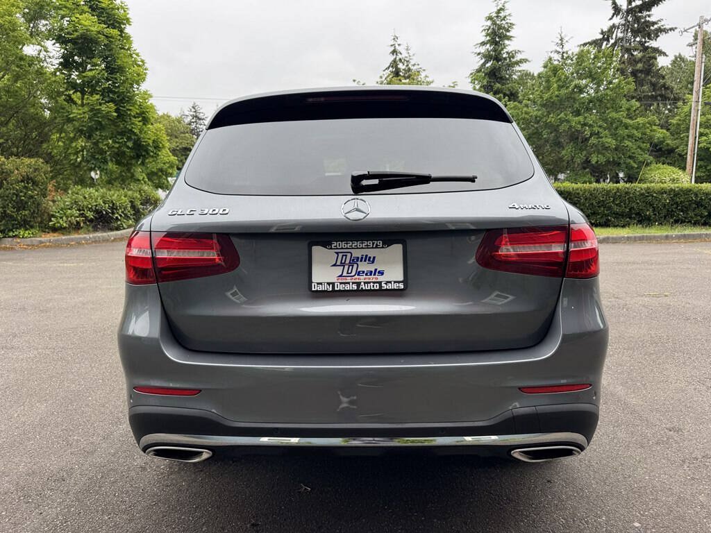 Used 2017 Mercedes-Benz GLC 300 4MATIC image 9