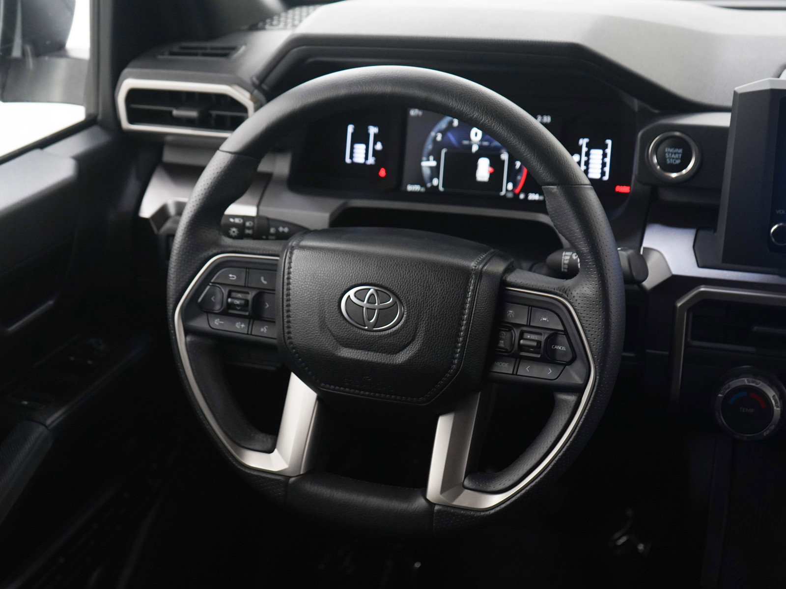 Used 2025 Toyota 4Runner SR5 AWD/4WD image 14