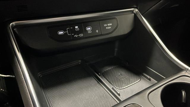 Certified 2025 Kia Carnival SX Prestige FWD image 33