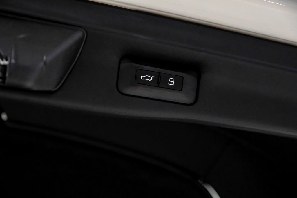 Used 2025 Ferrari Purosangue image 53