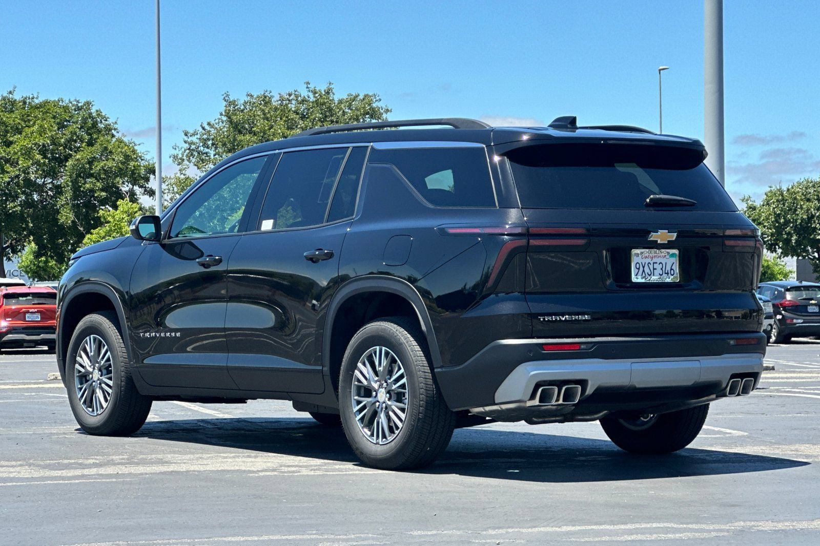 Used 2026 Chevrolet Traverse LT w/ LPO, Floor Liner Package FWD image 6