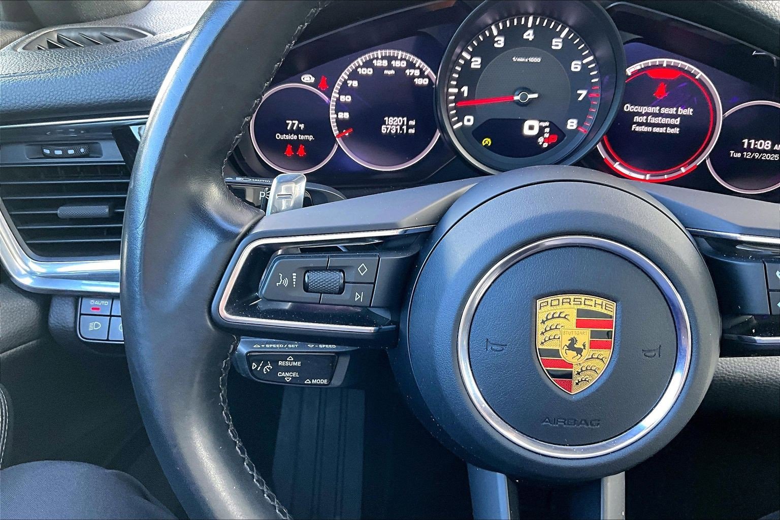 Used 2022 Porsche Panamera image 18